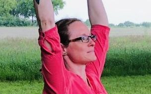 Yogalehrerin Miriam Lütjen für das Projekt Auszeithöfe